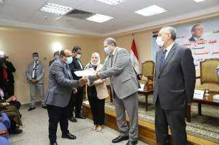 وزير القوي العاملة يواصل جولاته...