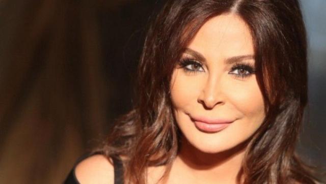 إليسا تخطف الأنظار بصور جديدة على مسرح الأولمبيا