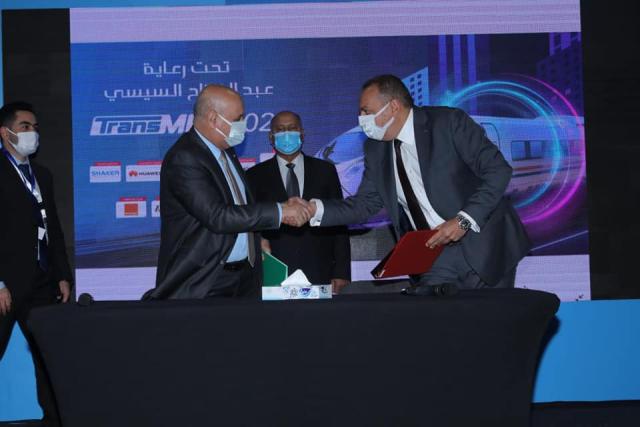 وزارة النقل توقع عدد من الاتفاقيات ومذكرات التفاهم مع كبرى الشركات العالمية  والمحلية المتخصصة