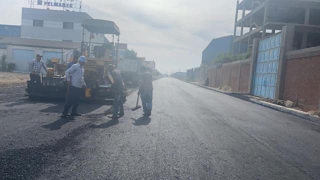 محافظ بورسعيد :قرب الانتهاء من أعمال رصف ورفع كفاءة الطرق بالمنطقة الصناعية جنوب بورسعيد