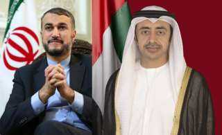 وزير الخارجية الإماراتي يبحث مع...
