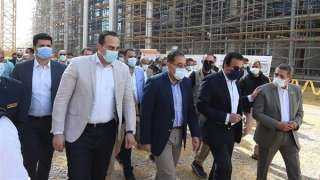 مدبولي يتفقد المجمع الطبي بالسويس...