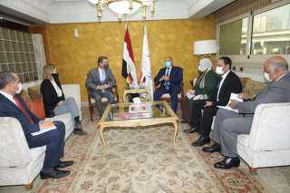 وزير النقل يستقبل السفير الألماني...