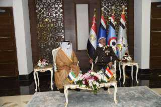 وزير الدفاع يلتقى وزير الدولة...