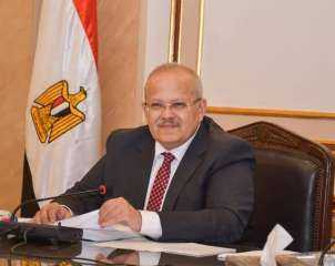 رئيس جامعة القاهرة يجتمع مع...