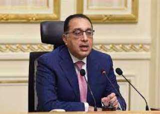 رئيس الوزراء يجتمع مع ممثلى...