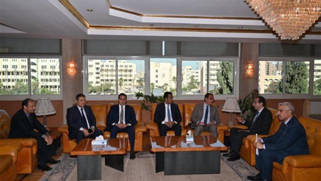 رئيس جامعة الفيوم يستقبل المحافظ