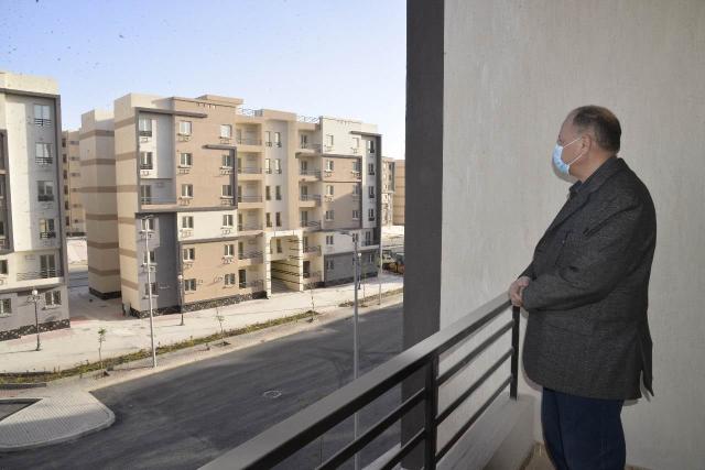 محافظ أسيوط يتفقد مشروعات سكن لكل المصريين بمدينة ناصر الجديدة ويتابع أعمال الرصف ومشروعات المرافق