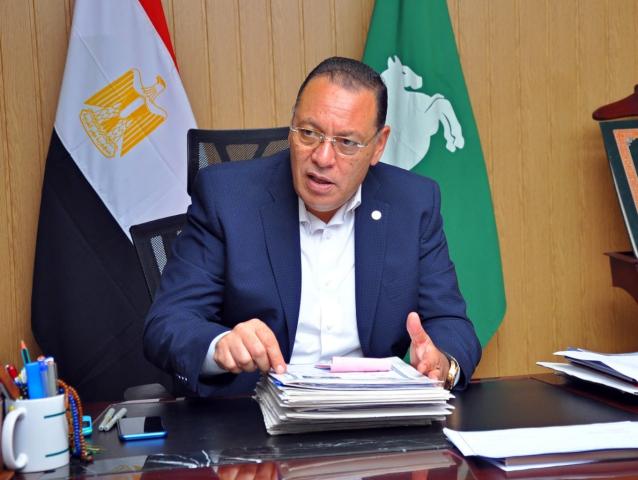 ضبط مواد غذائية مجهولة المصدر داخل محال تجاريه ومخازن في حملات رقابية على التجار بنطاق مركز بلبيس