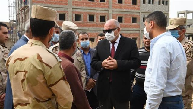 محافظ قنا يتفقد تنفيذ مشروعات ”حياة كريمة” بقوص