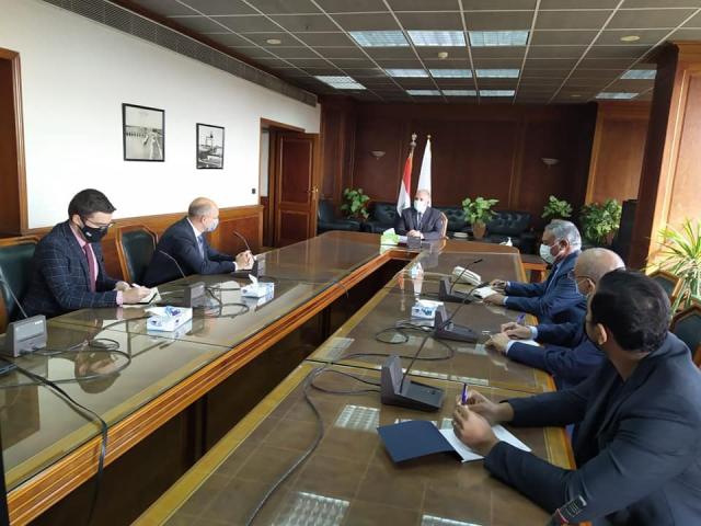 عبد العاطي يبحث مع سفير المجر موقف التعاون بين البلدين في مجال المياه