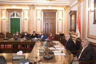 جامعة القاهرة تبدأ في إنشاء...