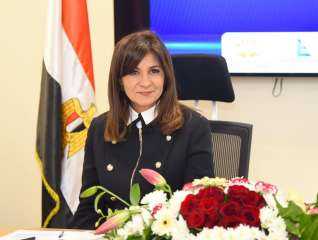 وزيرة الهجرة تتلقى تقريرًا بشأن...