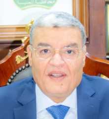 محافظ المنيا يهنئ البابا تواضروس...