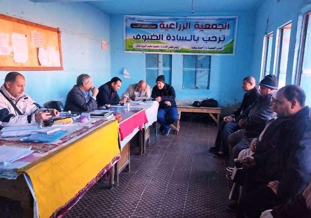 زراعة الشرقية تُنفذ مدرسة حقلية إرشادية عن زراعة محصول بنجر السكر لمزارعي قرية صان القبلية