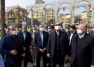 رئيس الوزراء يواصل جولته في...