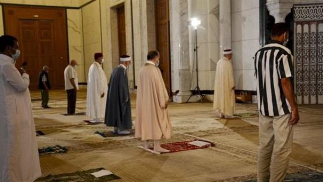 تعليق صلاة الجمعة في تونس