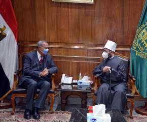 محافظ القليوبية يستقبل الأستاذ الدكتور...
