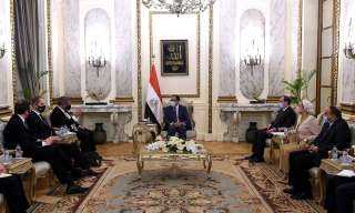 رئيس الوزراء يلتقى رئيس الدورة...