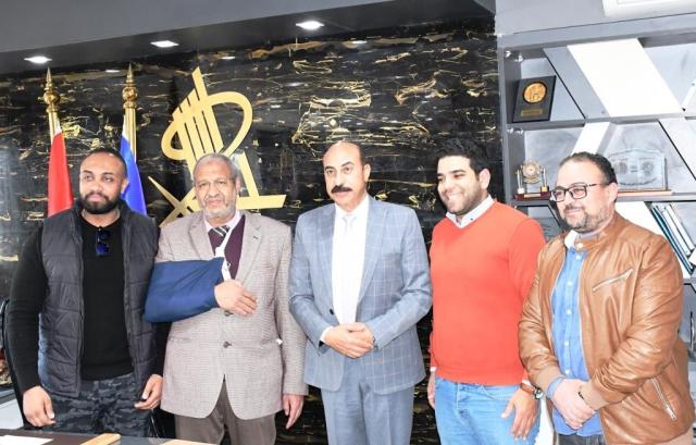 محافظ أسوان يلتقى بوفد مؤسسة مصر الخير