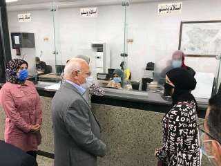 محافظ بورسعيد يشيد بفريق عمل...