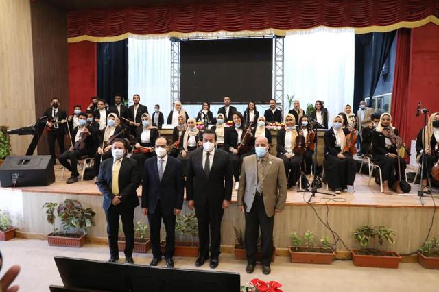 وزير التعليم العالي يفتتح المبنى الإداري الجديد بجامعة أسوان