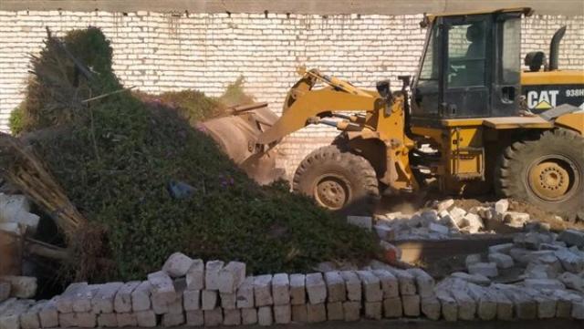 إزالة 19 حالة تعد بالبناء المخالف بنطاق 3 مراكز بالمنيا