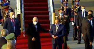 الرئيس السيسي يستقبل نظيره الجزائري...