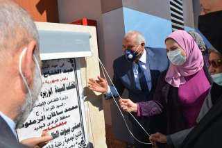 وزيرة التضامن الإجتماعي ومحافظ الوادي...
