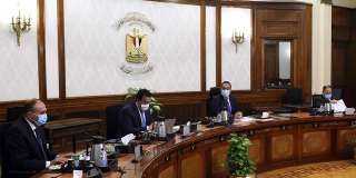 رئيس الوزراء يتابع الموقف التنفيذي...