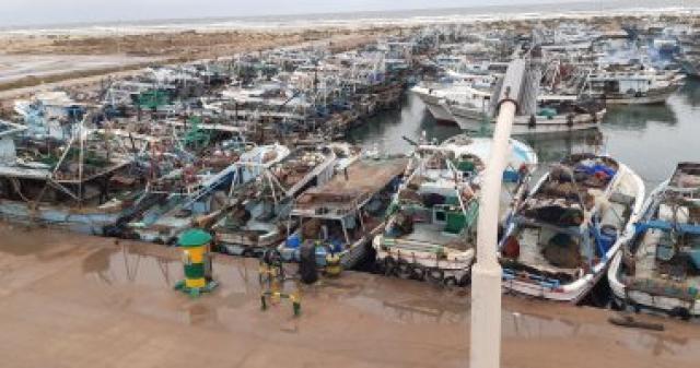 استمرار حركة الملاحة في مياه البحر المتوسط بكفر الشيخ.. وهبوب رياح على أنحاء المحافظة