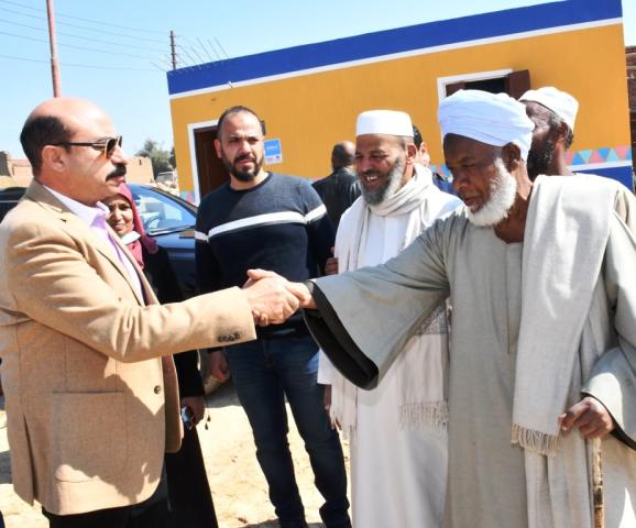 محافظ أسوان يسلم 20 ضمن  468 منزل تم تسلميهم بمناطق وقرى أخرى من أجمالى 1135 منزل