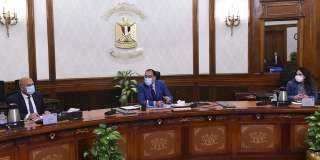 رئيس الوزراء يتابع مع وزير...
