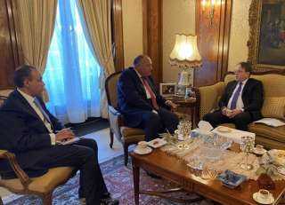 وزير الخارجية يلتقى المفوض الأوروبي...