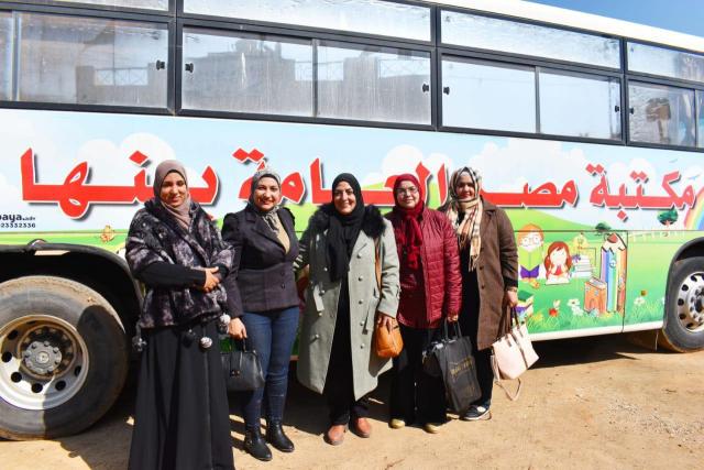 فعاليات اليوم السادس لأتوبيس المكتبة المتنقلة