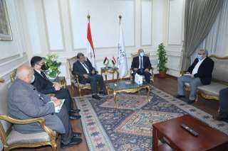 وزير النقل المصري يلتقي نظيره...