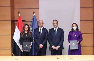 وزير الاتصالات يشهد توقيع مذكرتى...