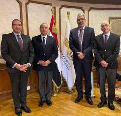 وزير الطيران : تعزيز التعاون...