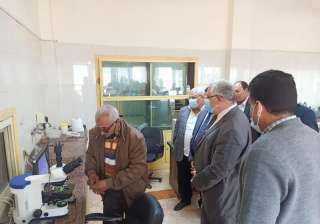 وزير الزراعة يتفقد مركز التلقيح...