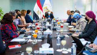 وزيرة البيئة تناقش مع البعثة...
