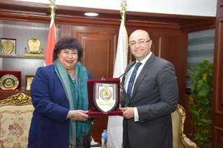 وزيرة الثقافة تلتقى محافظ بنى...