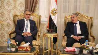 محافظ المنيا يستقبل وفد لجنة...