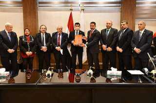 وزير الرياضة يكرم منتخب مصر...