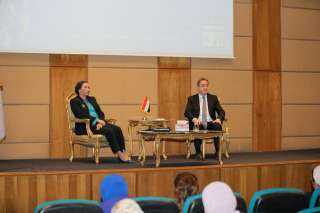 وزيرة البيئة تلتقي الرئيس التنفيذي...