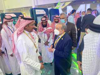 وزير الإنتاج الحربي يلتقي وزير...