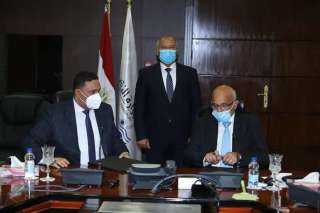 وزير النقل يشهد توقيع بروتوكول...