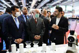 وزير الشباب والرياضة يفتتح جناح...