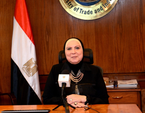 وزيرة التجارة والصناعة تصدر قراراً بوقف تصدير الزيوت بكافة أنواعها والفريك والذرة لمدة ٣ أشهر