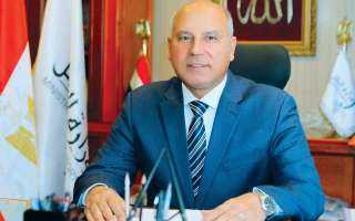 وزير النقل يتفقد ورش كوم...