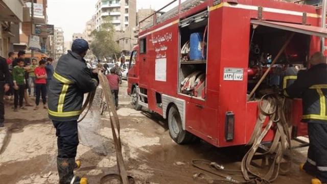 السيطرة على حريق محل تجاري ببولاق الدكرور 